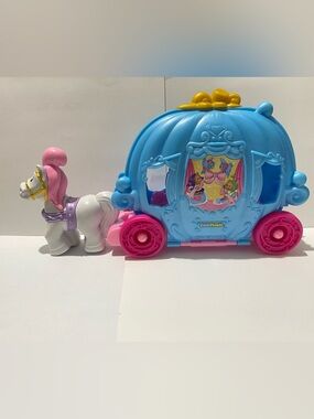 Disney Princess Cinderella’s Dancing Carriage Little People
